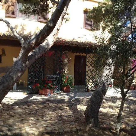 Il Ruscello Alloggio per agriturismo SantʼAnna Arresi